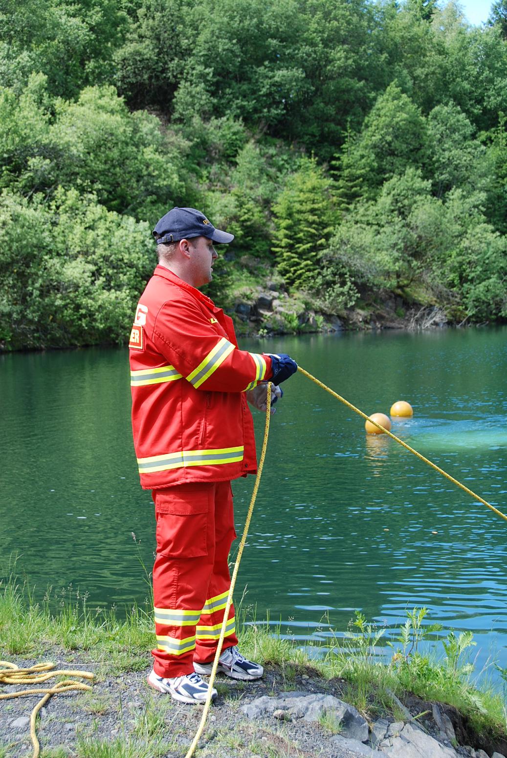 „Arbeiten unter Wasser" für Einsatztaucher am 13.06.10 ...